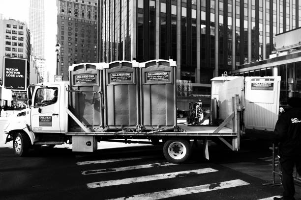 Best Porta potty delivery and setup  in Centerville, OH